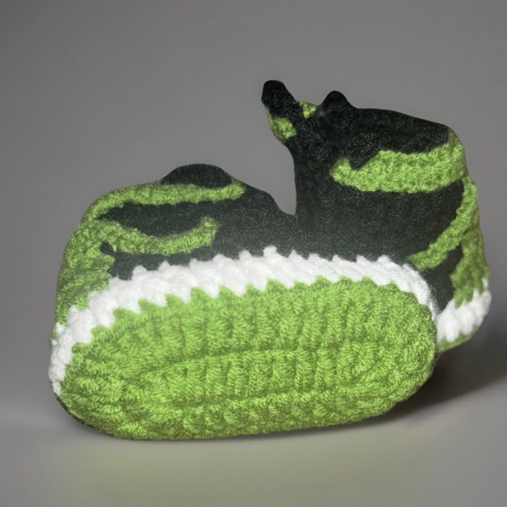 New hand knit Nike dunk baby shoes size 11cm - Picture 3 of 4